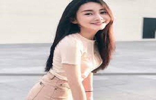 Nữ bác sĩ xinh đẹp như 'nữ thần' được ví như Angela Baby